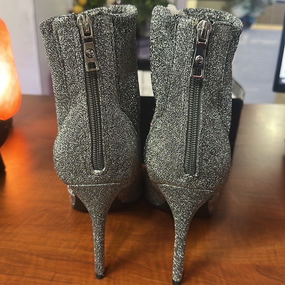 G by Guess High Heels 👠 - Picture 5 of 7